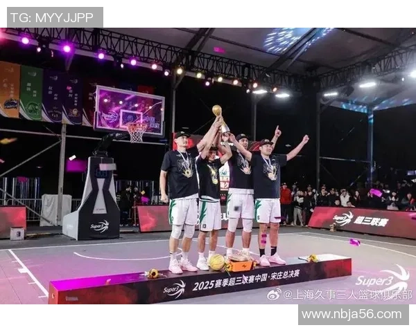 上海篮球队在总决赛积分榜上以76分稳居第一名竞争激烈引人关注