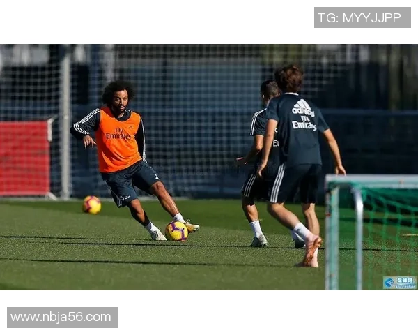 足球明星伤病瞬间全景展示揭示运动背后的艰辛与坚持